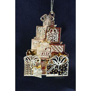Danbury Mint 2019 Christmas Gold Plated Ornament Stack of Presents